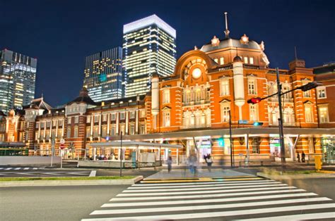 東京駅から新橋駅：都市の鼓動と歴史の交差点